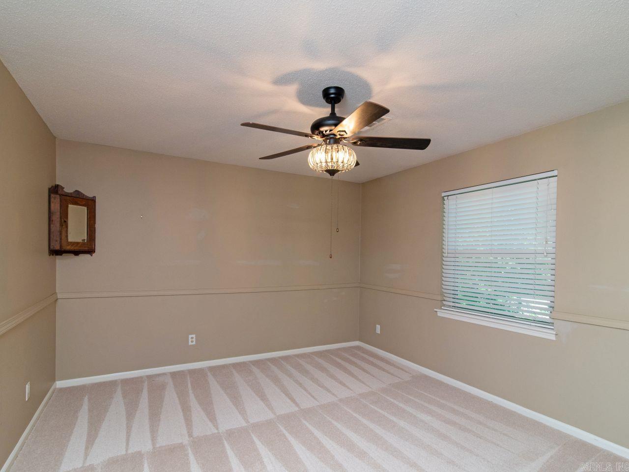 LEAWOOD MANOR - Residential