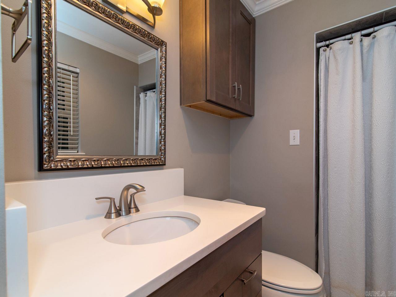 LEAWOOD MANOR - Residential