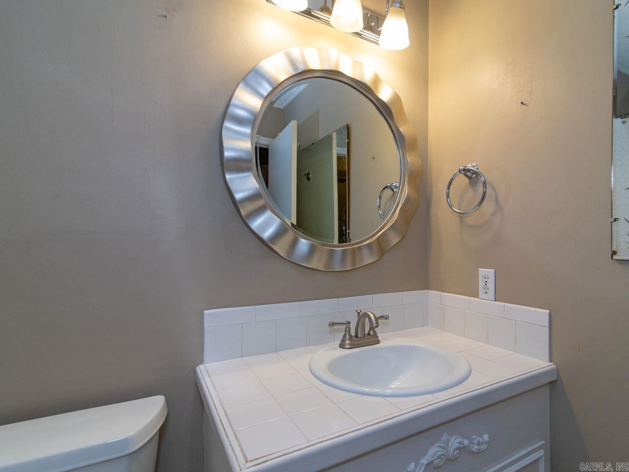 LEAWOOD MANOR - Residential