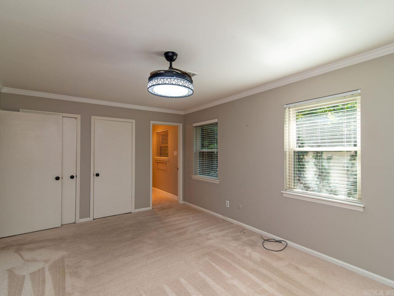 LEAWOOD MANOR - Residential