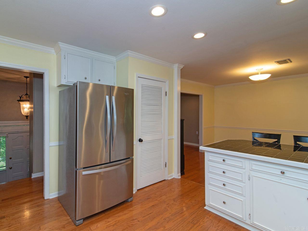 LEAWOOD MANOR - Residential