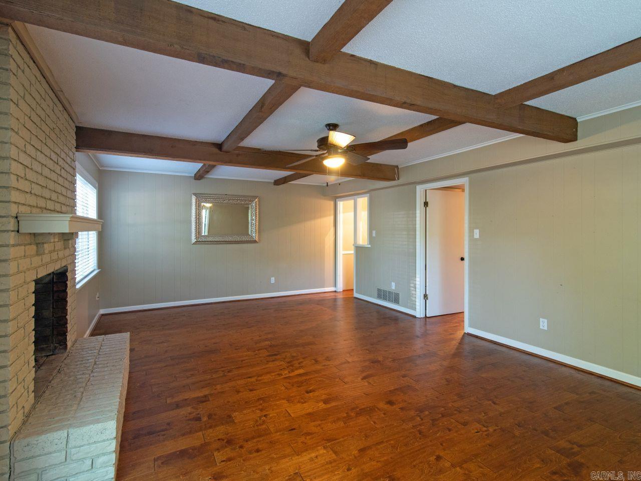 LEAWOOD MANOR - Residential