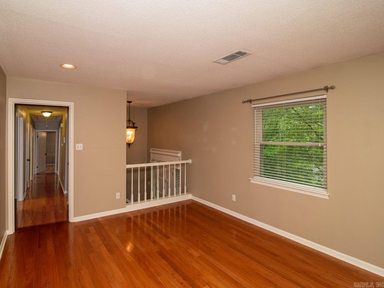 LEAWOOD MANOR - Residential