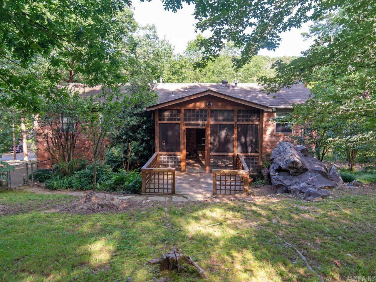 LEAWOOD MANOR - Residential