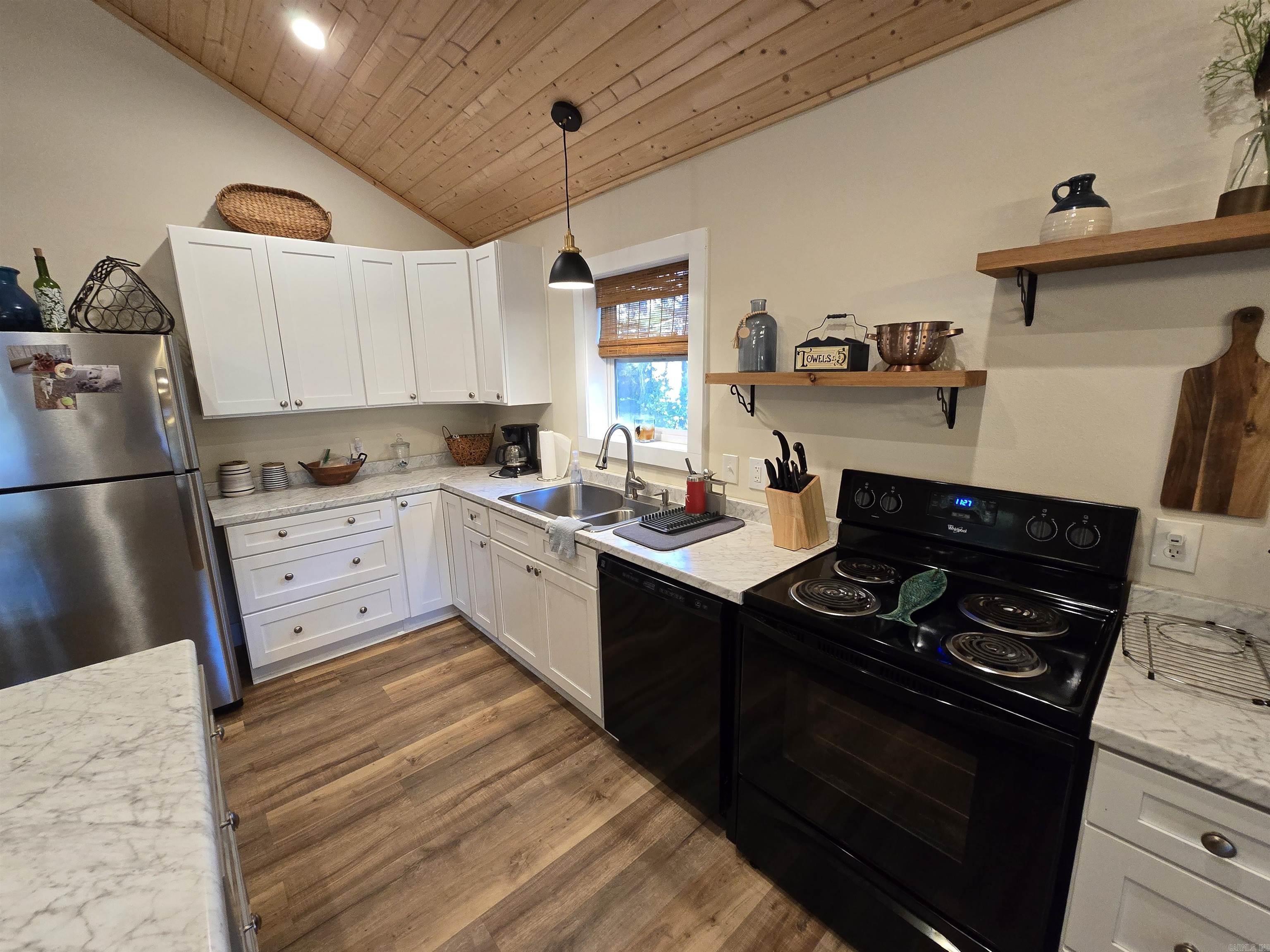 Mills Point - Lake - Residential