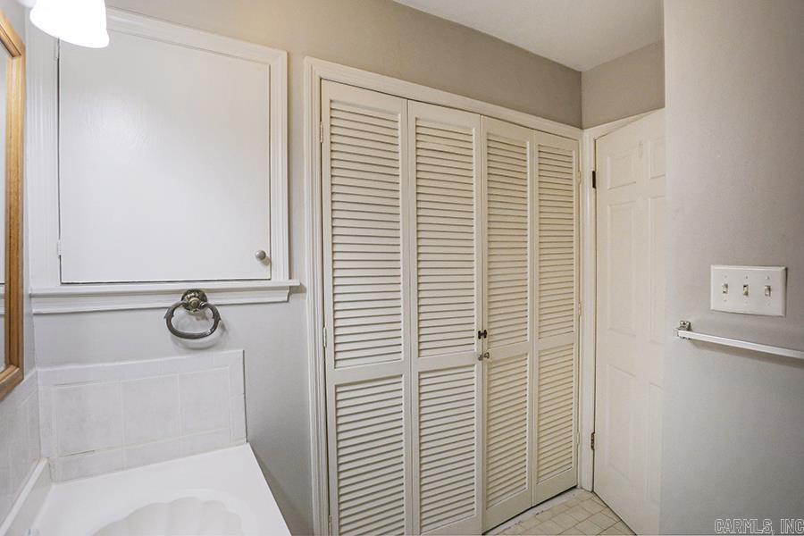 KINGSBRIDGE TWNHSE - Residential