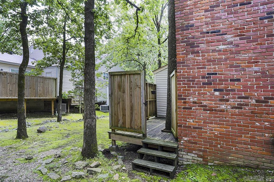 KINGSBRIDGE TWNHSE - Residential