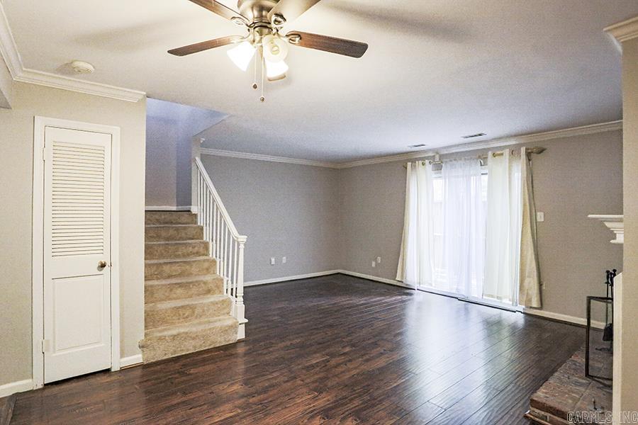 KINGSBRIDGE TWNHSE - Residential