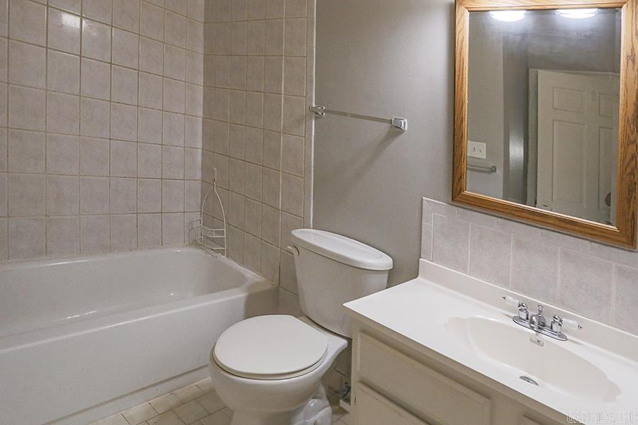 KINGSBRIDGE TWNHSE - Residential