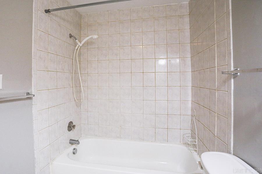 KINGSBRIDGE TWNHSE - Residential