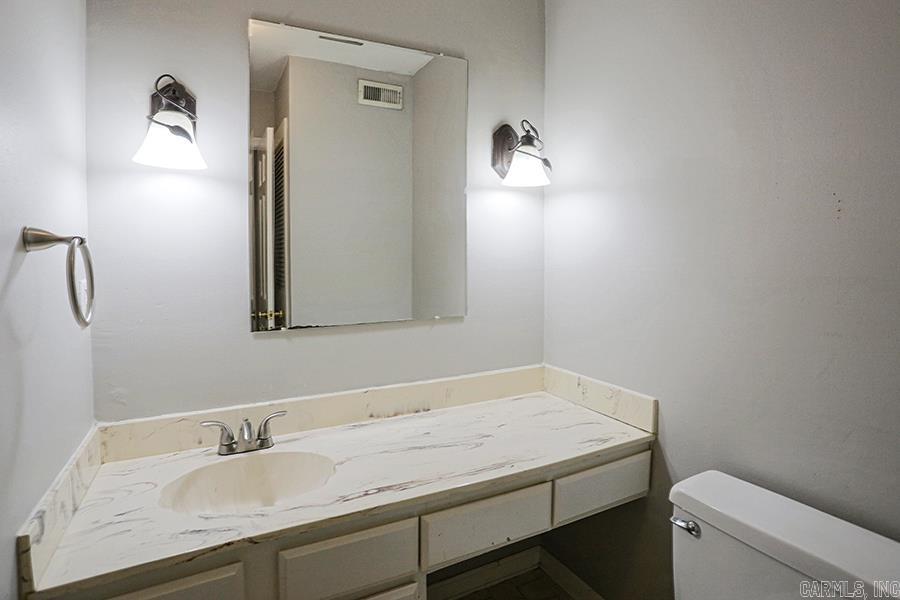 KINGSBRIDGE TWNHSE - Residential