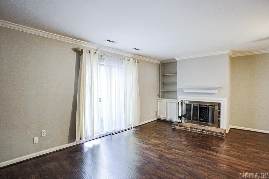 KINGSBRIDGE TWNHSE - Residential