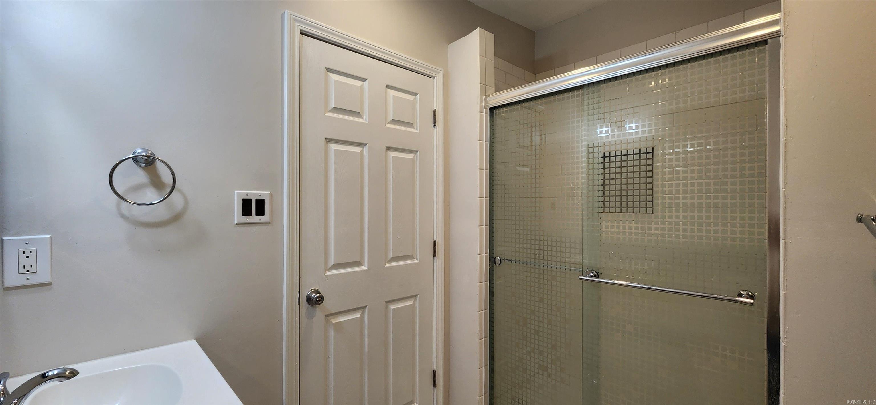 KINGWOOD PLACE - Residential