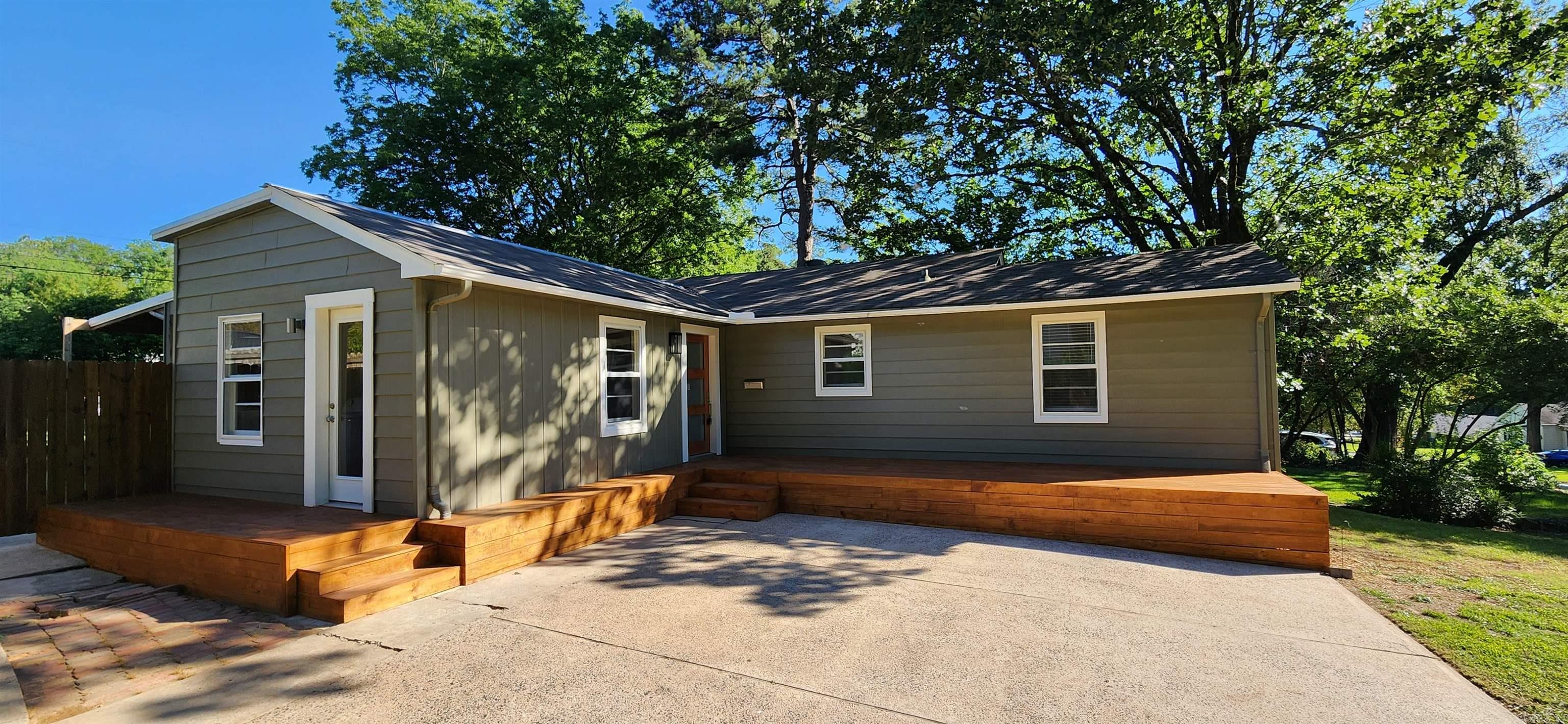 KINGWOOD PLACE - Residential