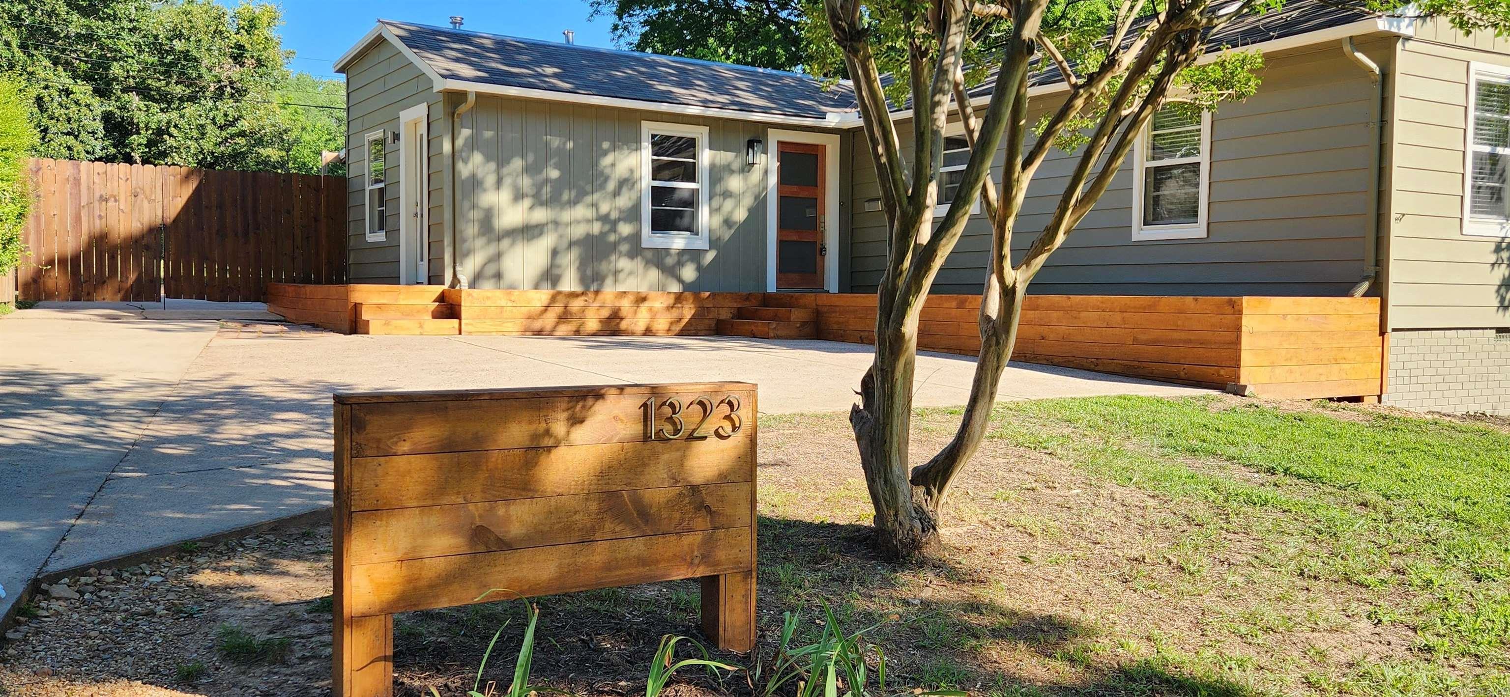 KINGWOOD PLACE - Residential