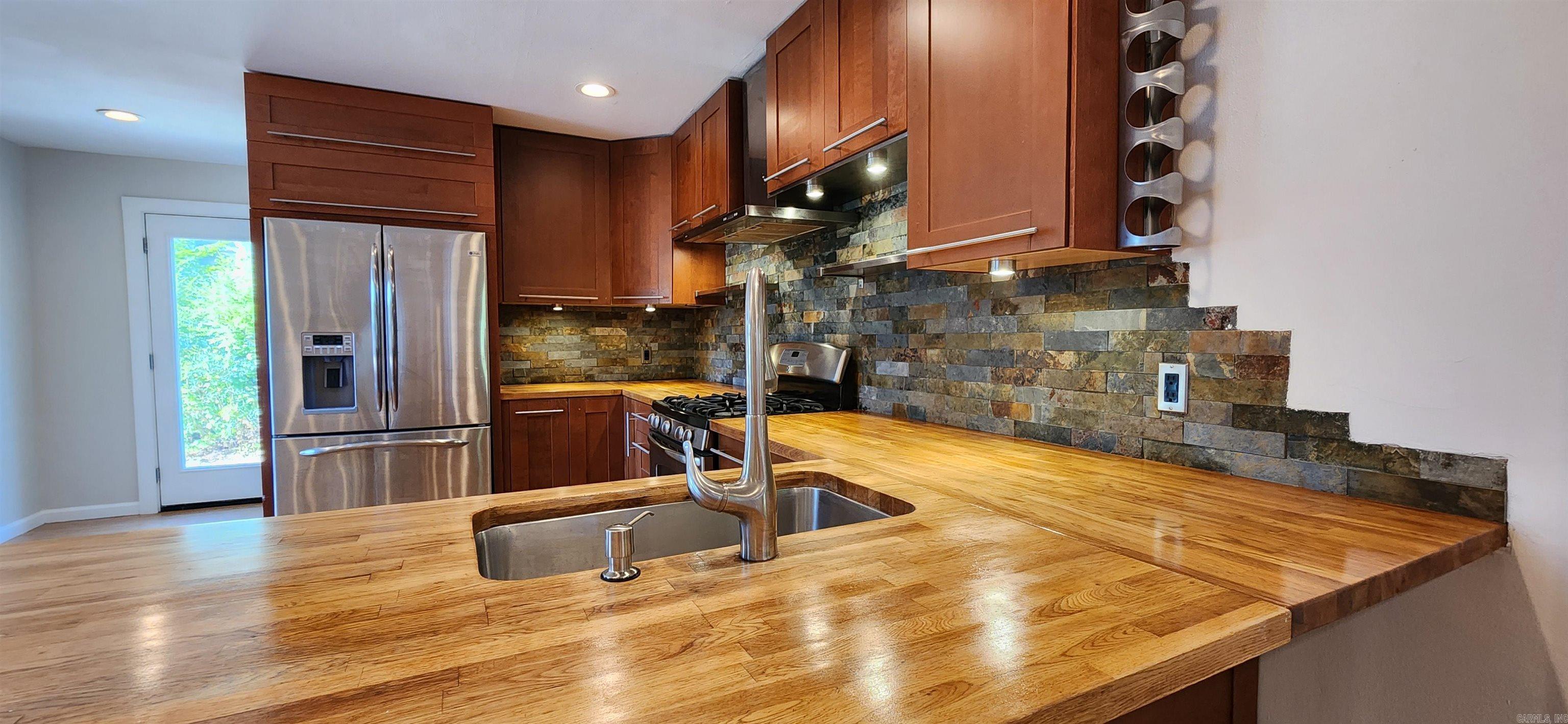 KINGWOOD PLACE - Residential