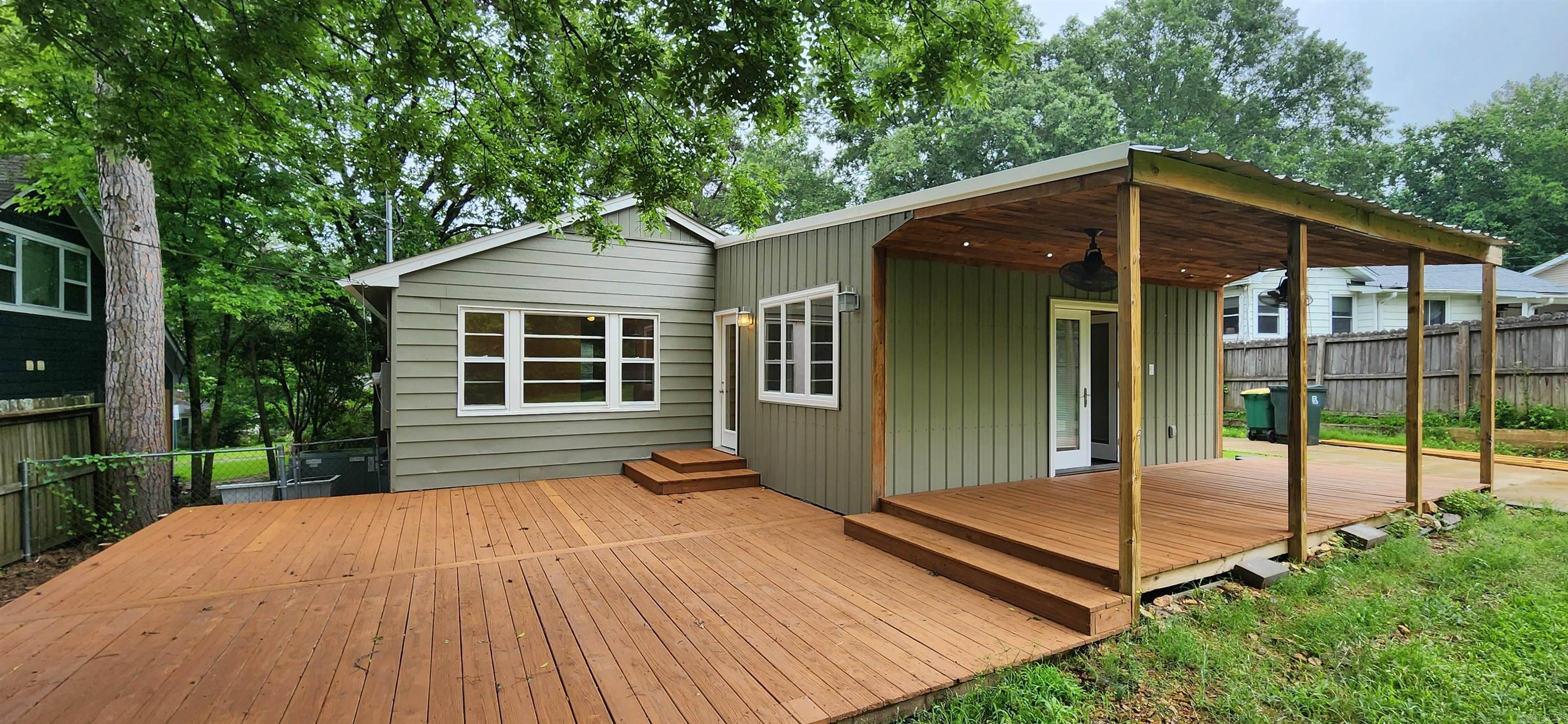 KINGWOOD PLACE - Residential