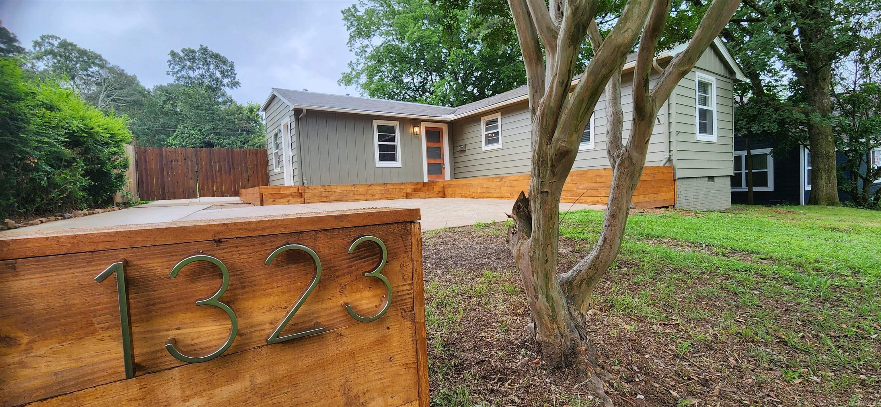 KINGWOOD PLACE - Residential