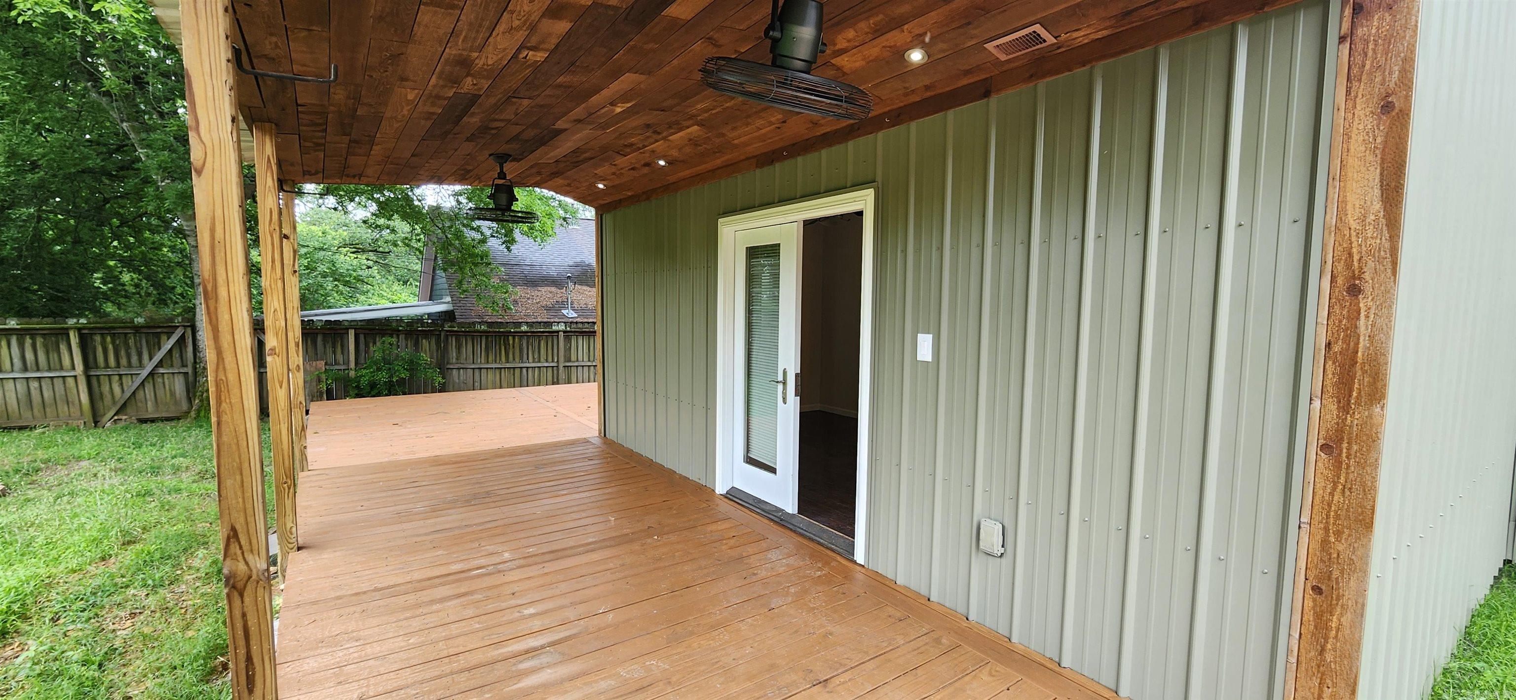 KINGWOOD PLACE - Residential