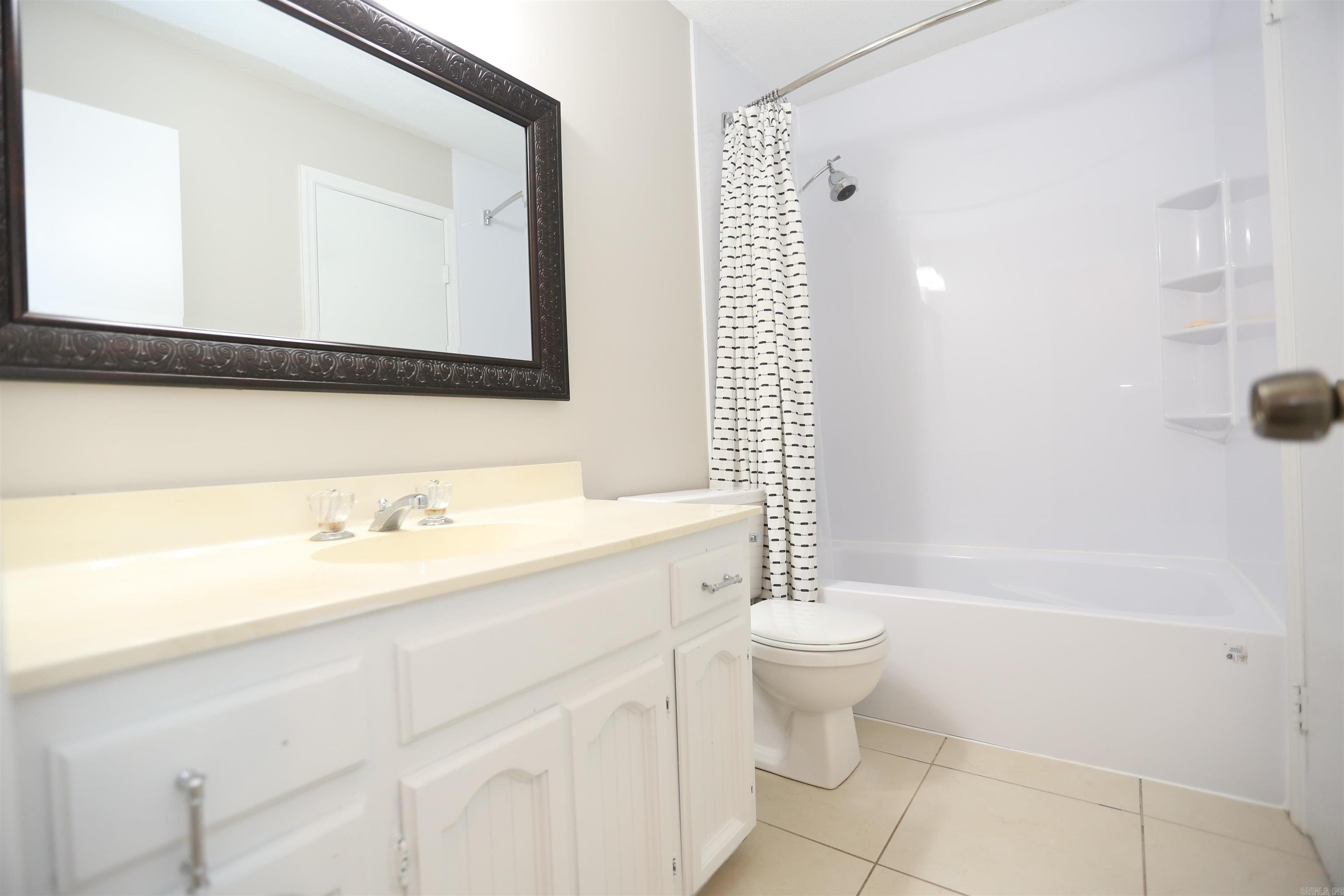 Marlowe Manor - Residential Lease