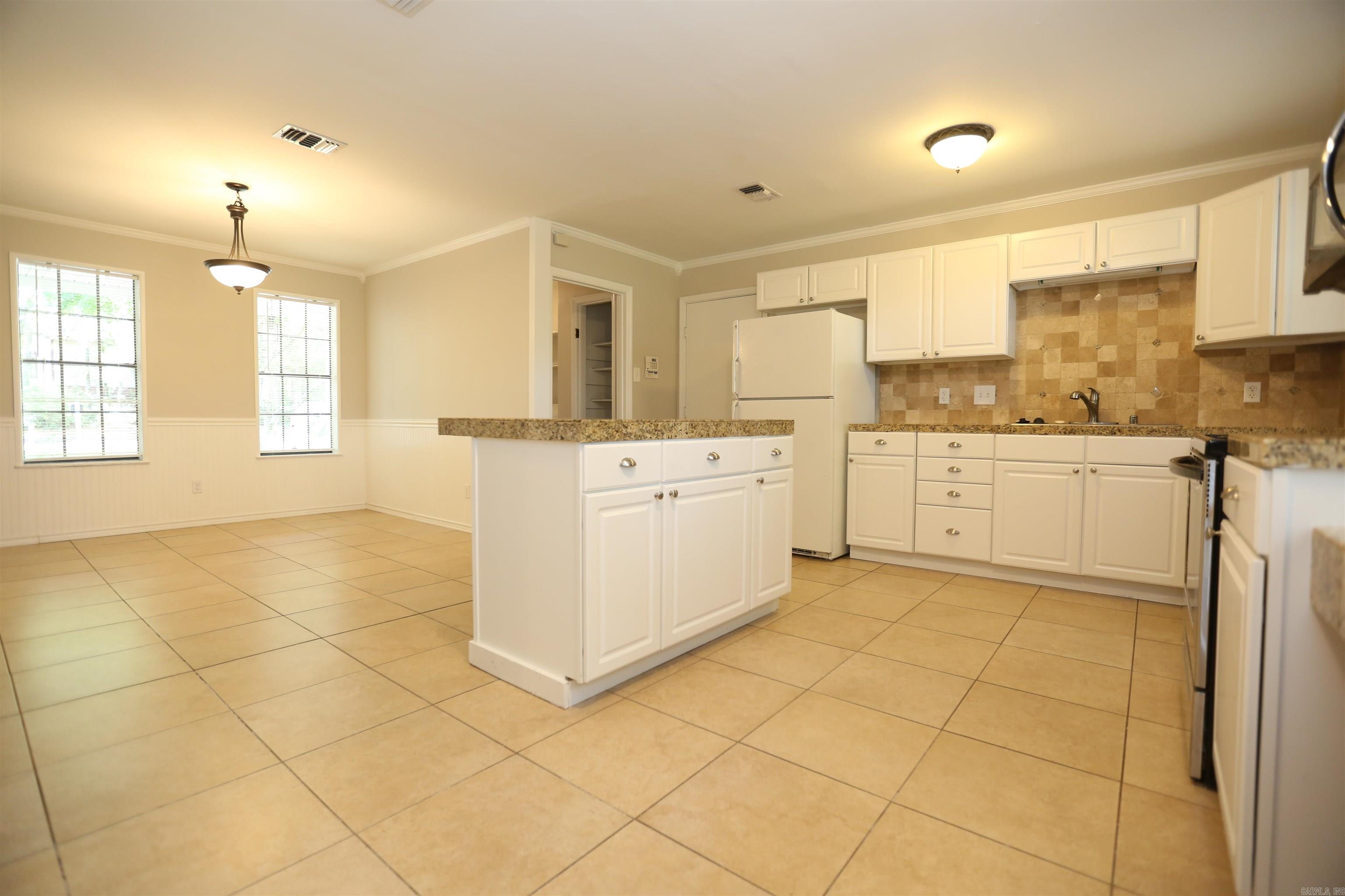 Marlowe Manor - Residential Lease