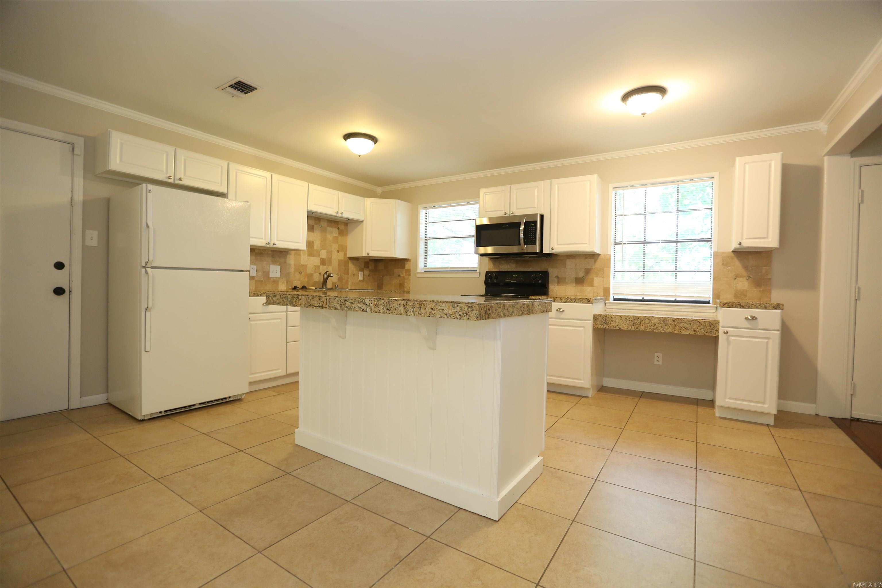 Marlowe Manor - Residential Lease