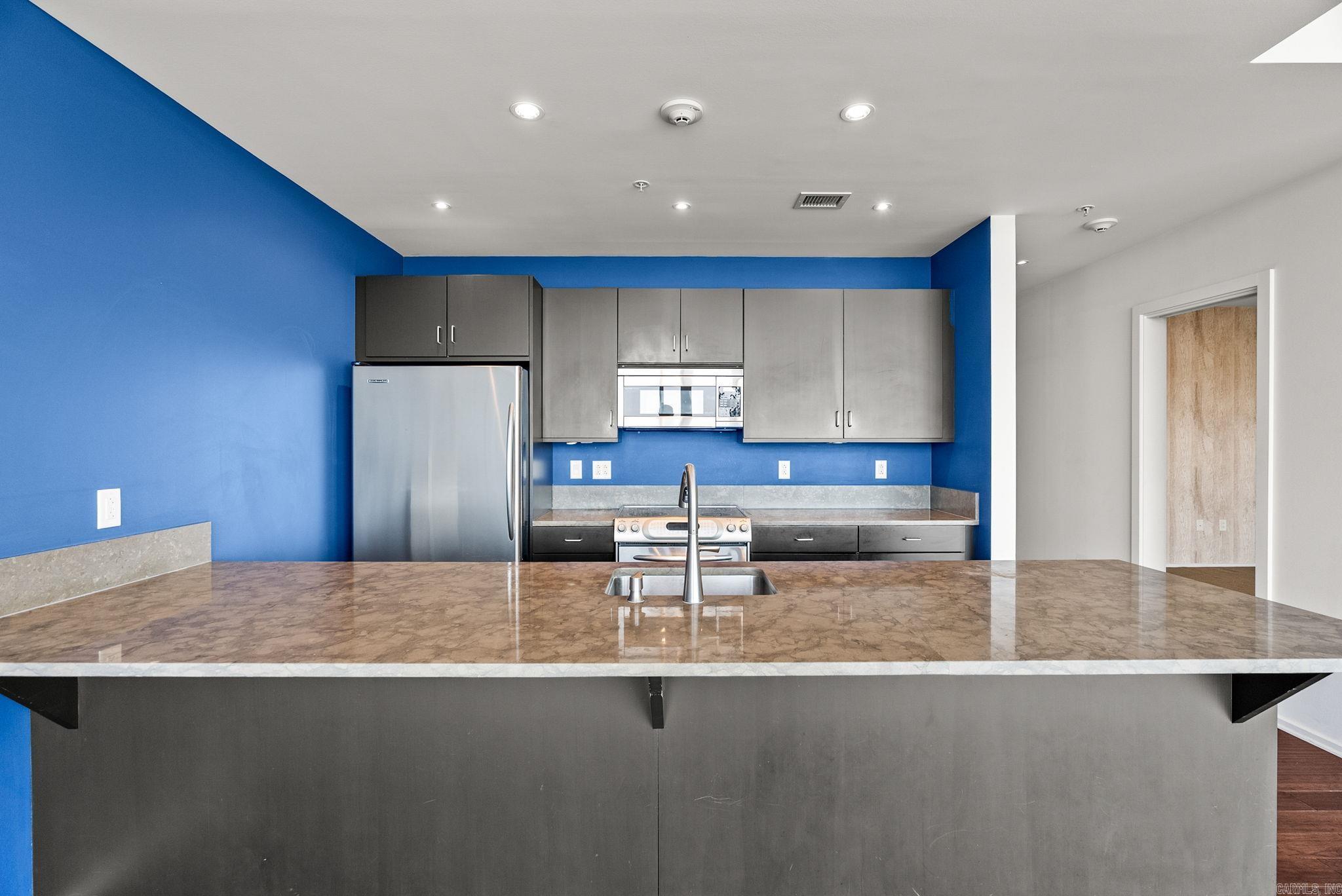 300 THIRD HPR - Residential