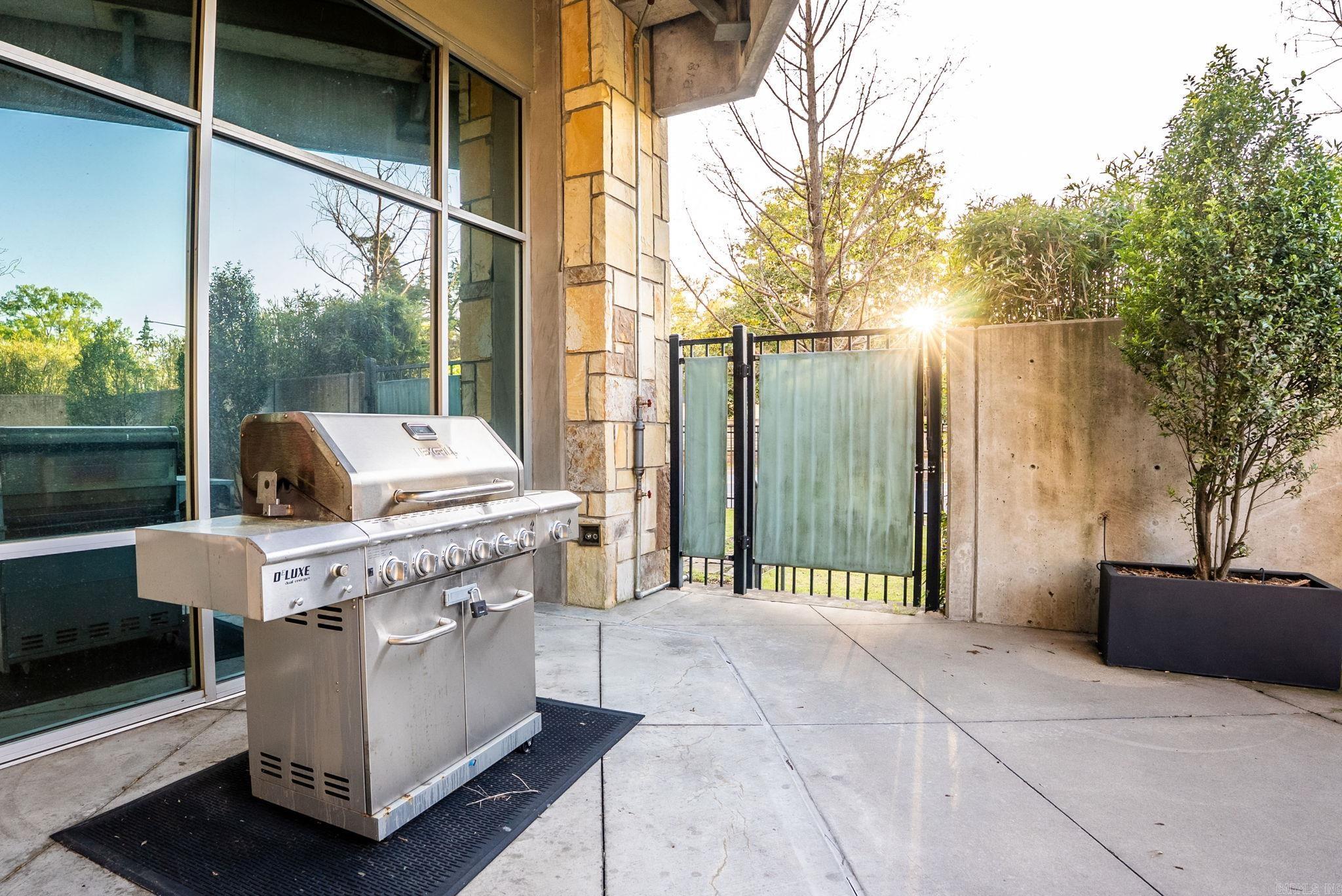 300 THIRD HPR - Residential