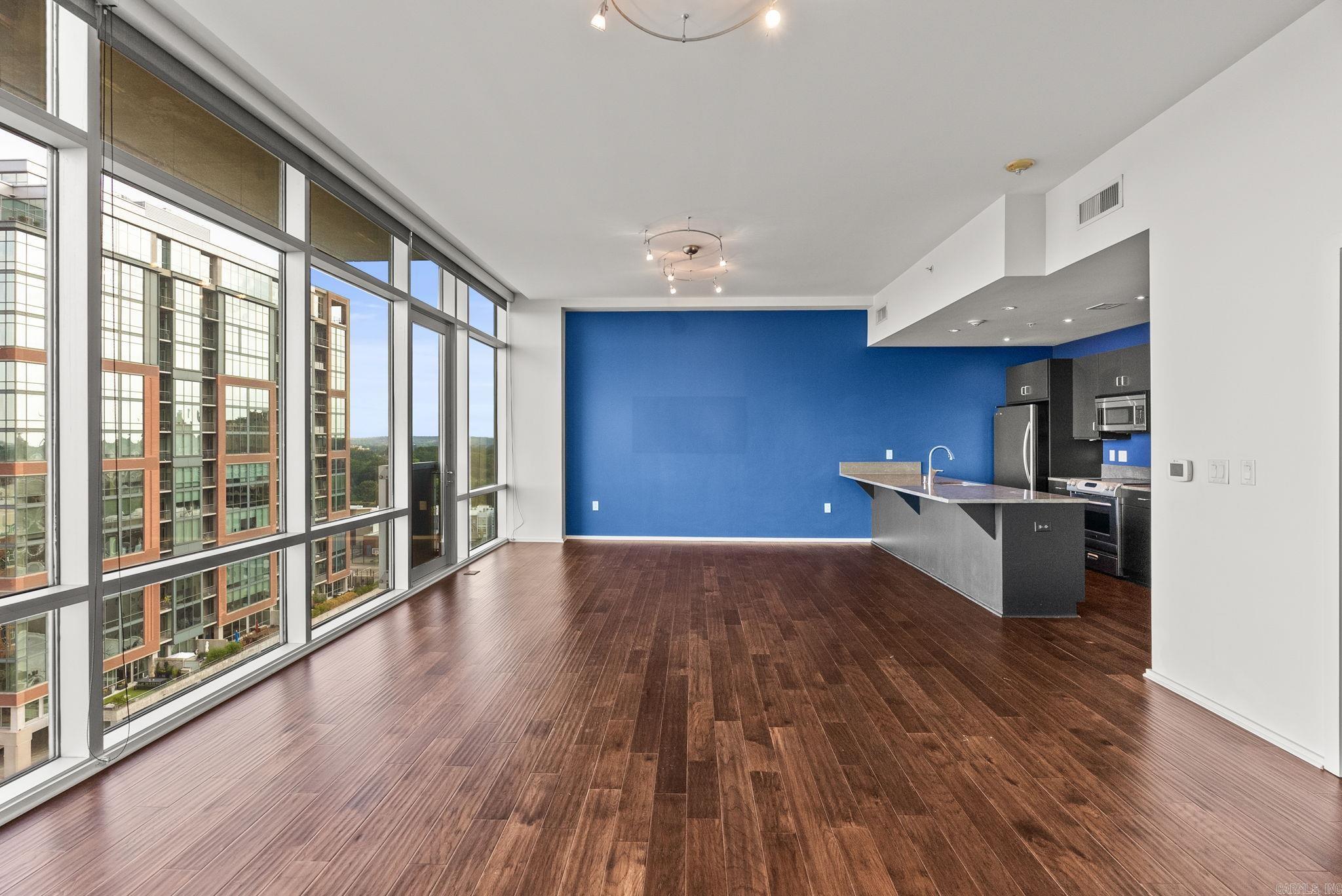 300 THIRD HPR - Residential