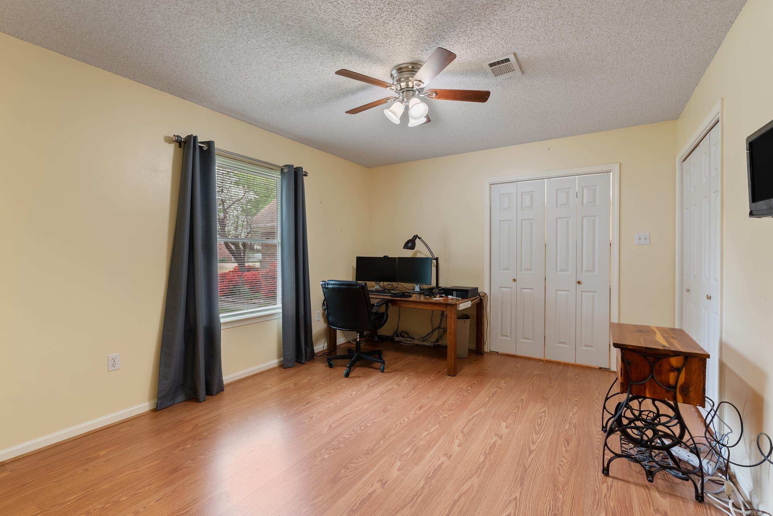 SHADY VALLEY - Residential