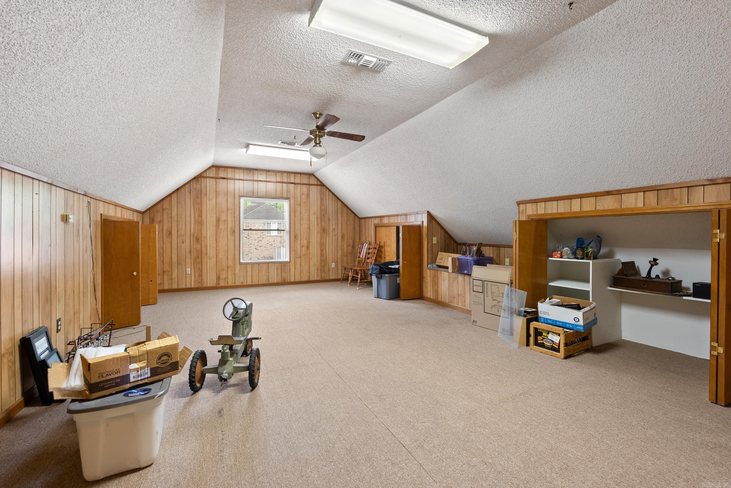 SHADY VALLEY - Residential