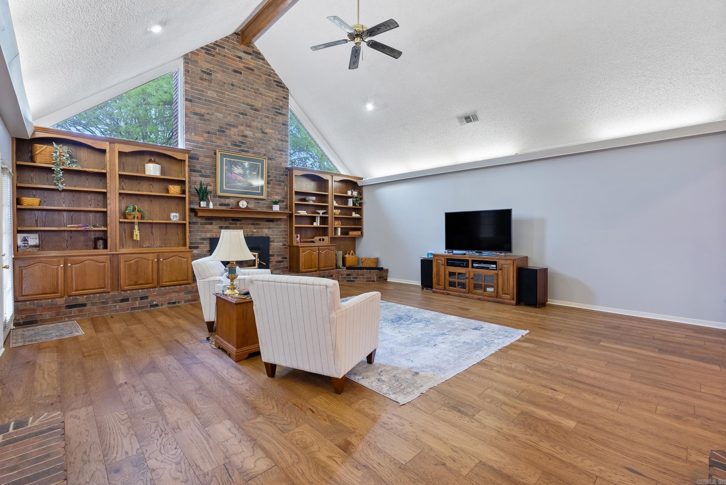 SHADY VALLEY - Residential