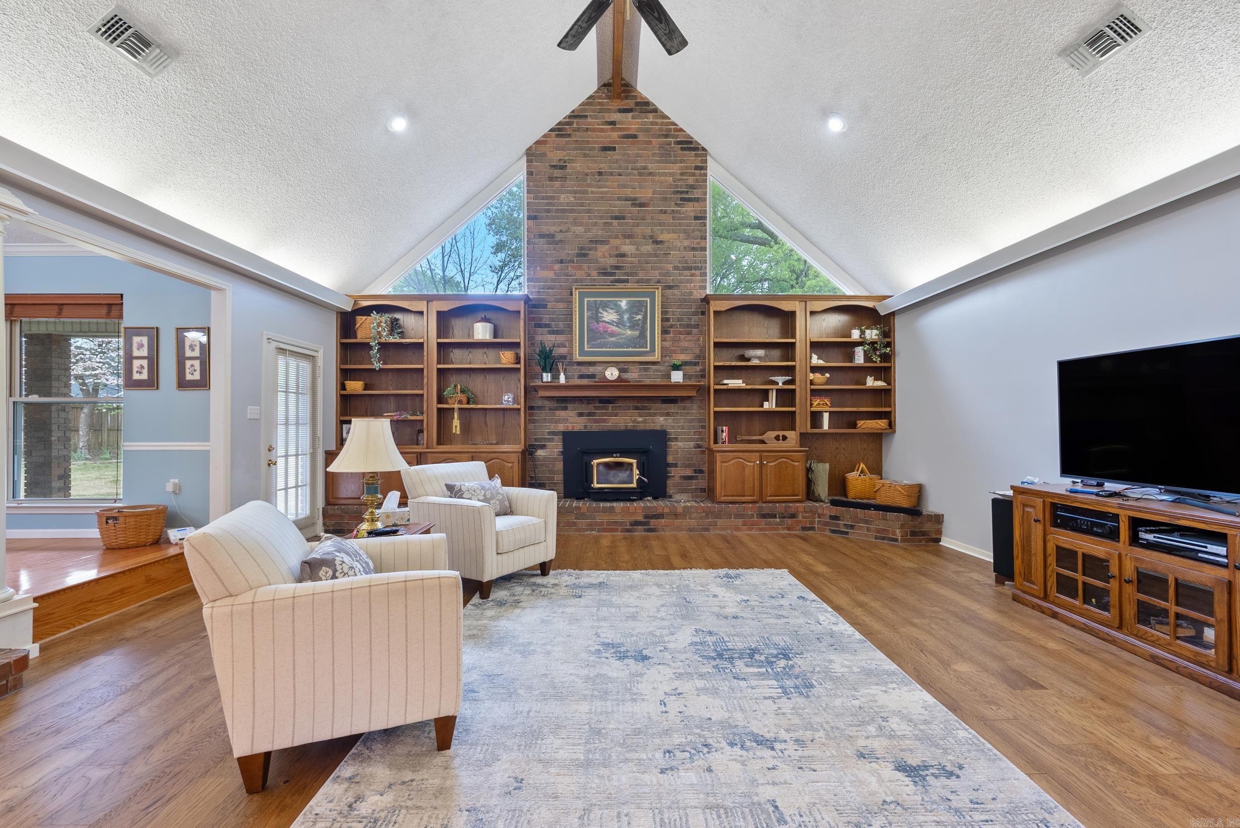 SHADY VALLEY - Residential