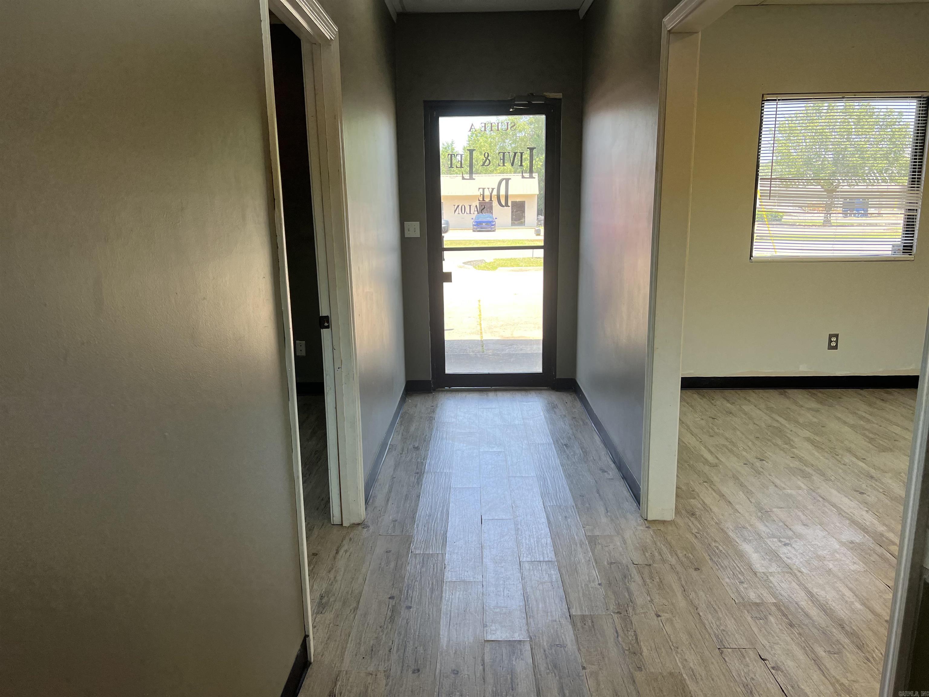 Plaza Commercial - Residential Lease