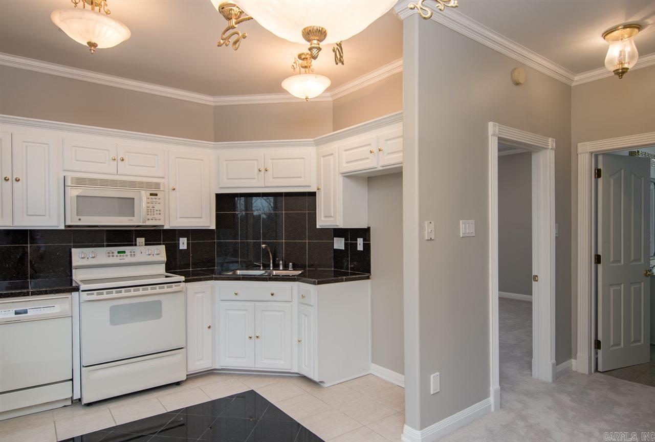 CHENAL DOWNS - Residential