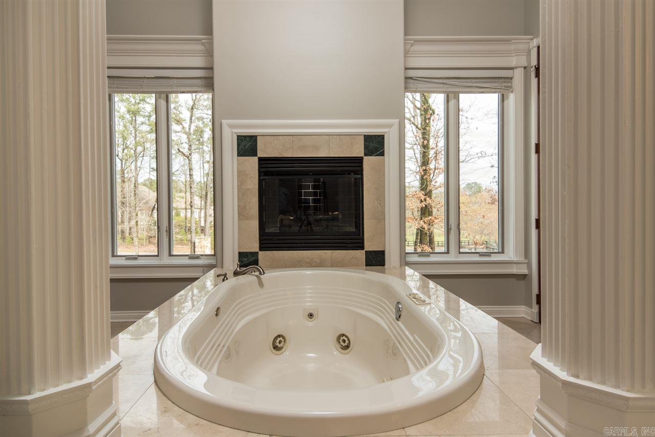 CHENAL DOWNS - Residential