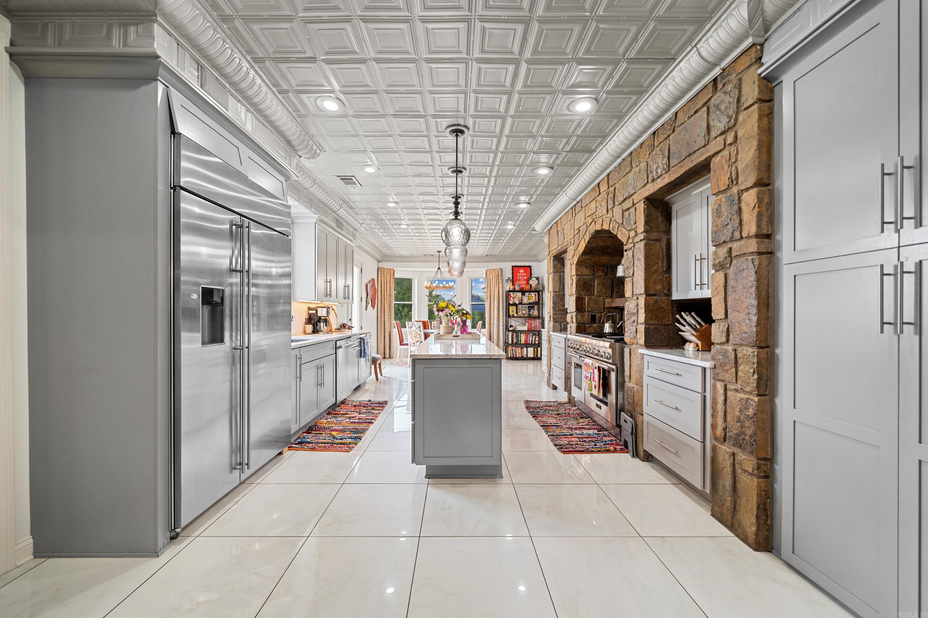 PEARCY, TOWN OF - Residential