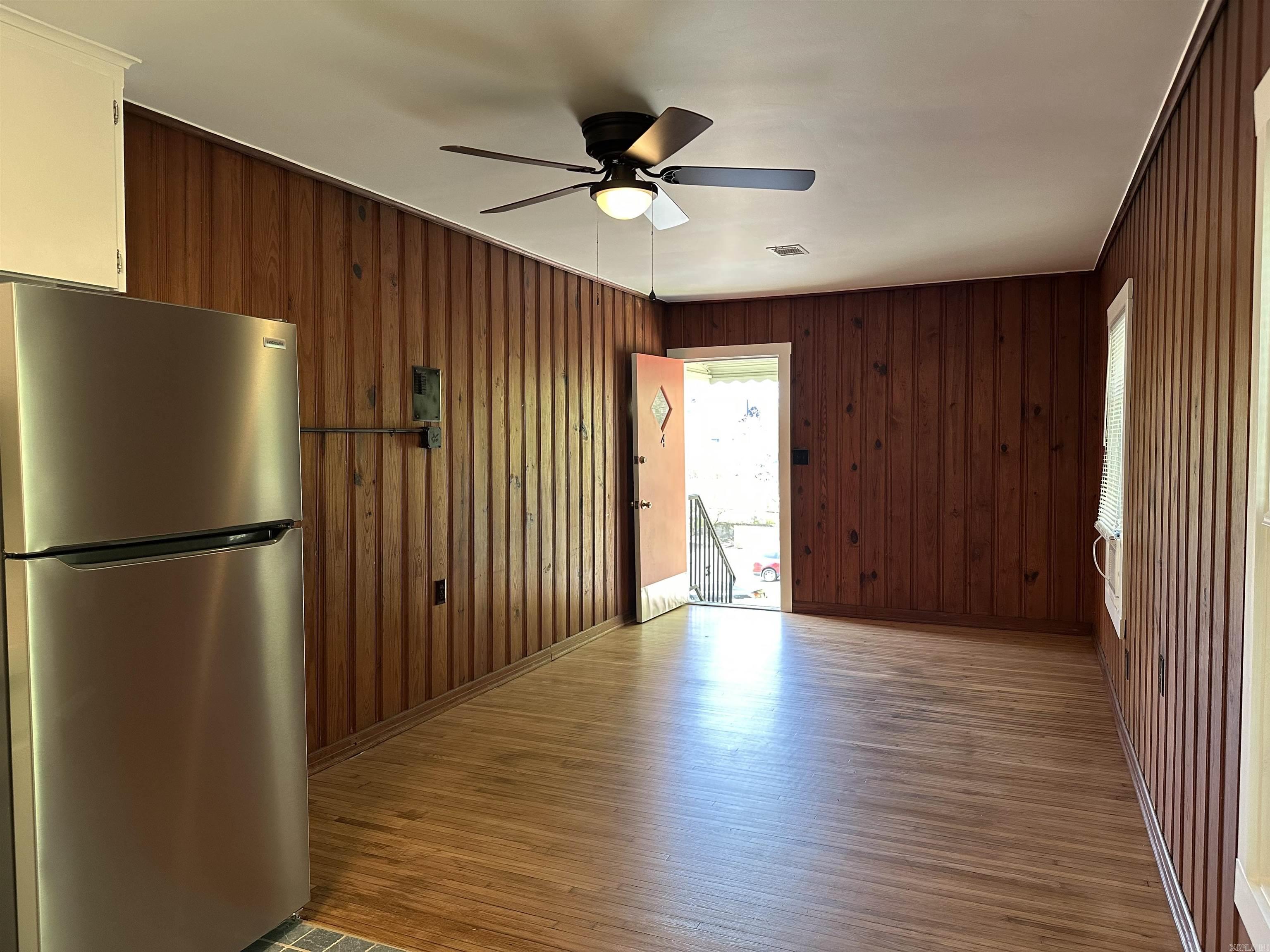HSR BLK - Residential Income