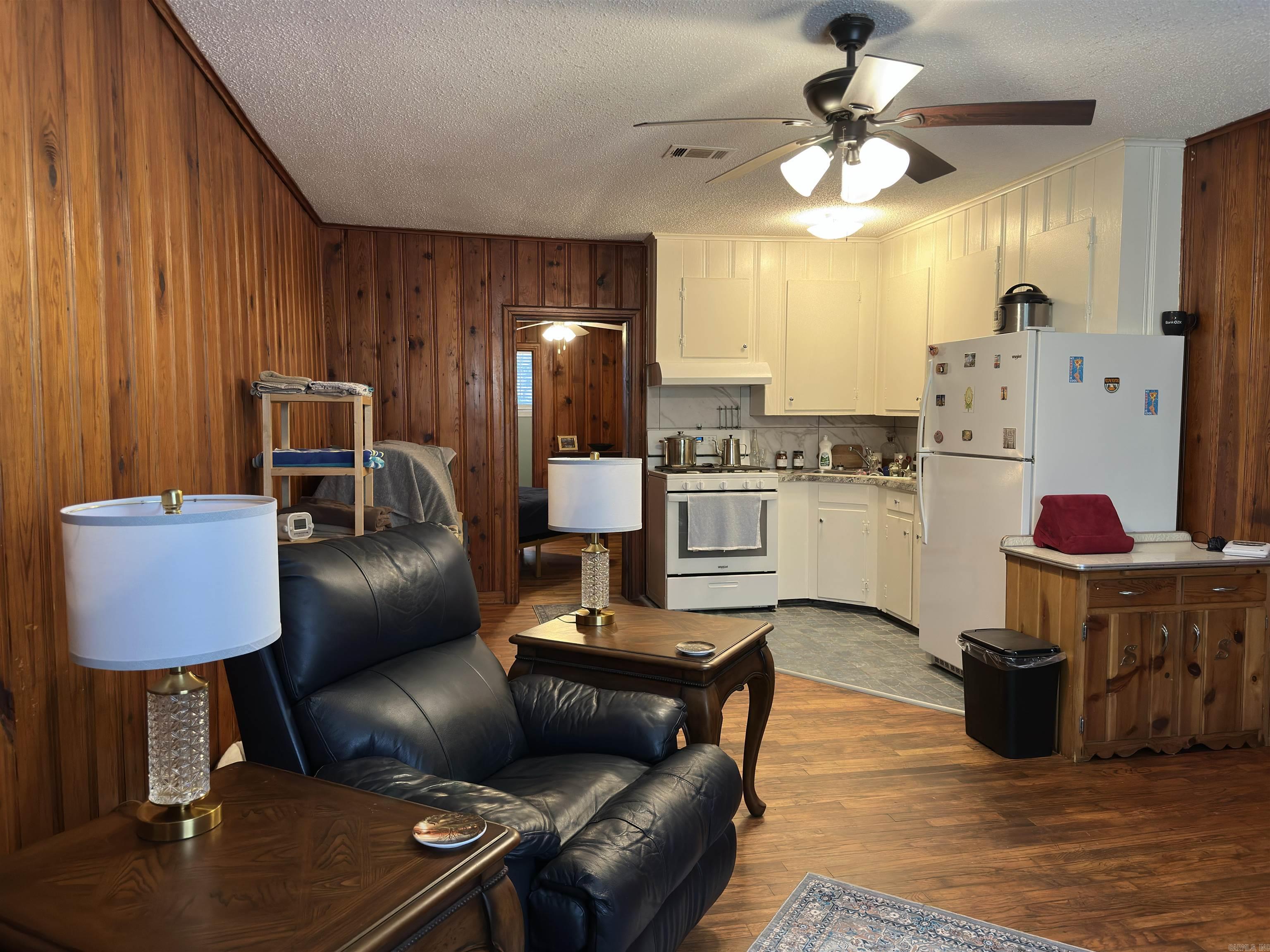 HSR BLK - Residential Income