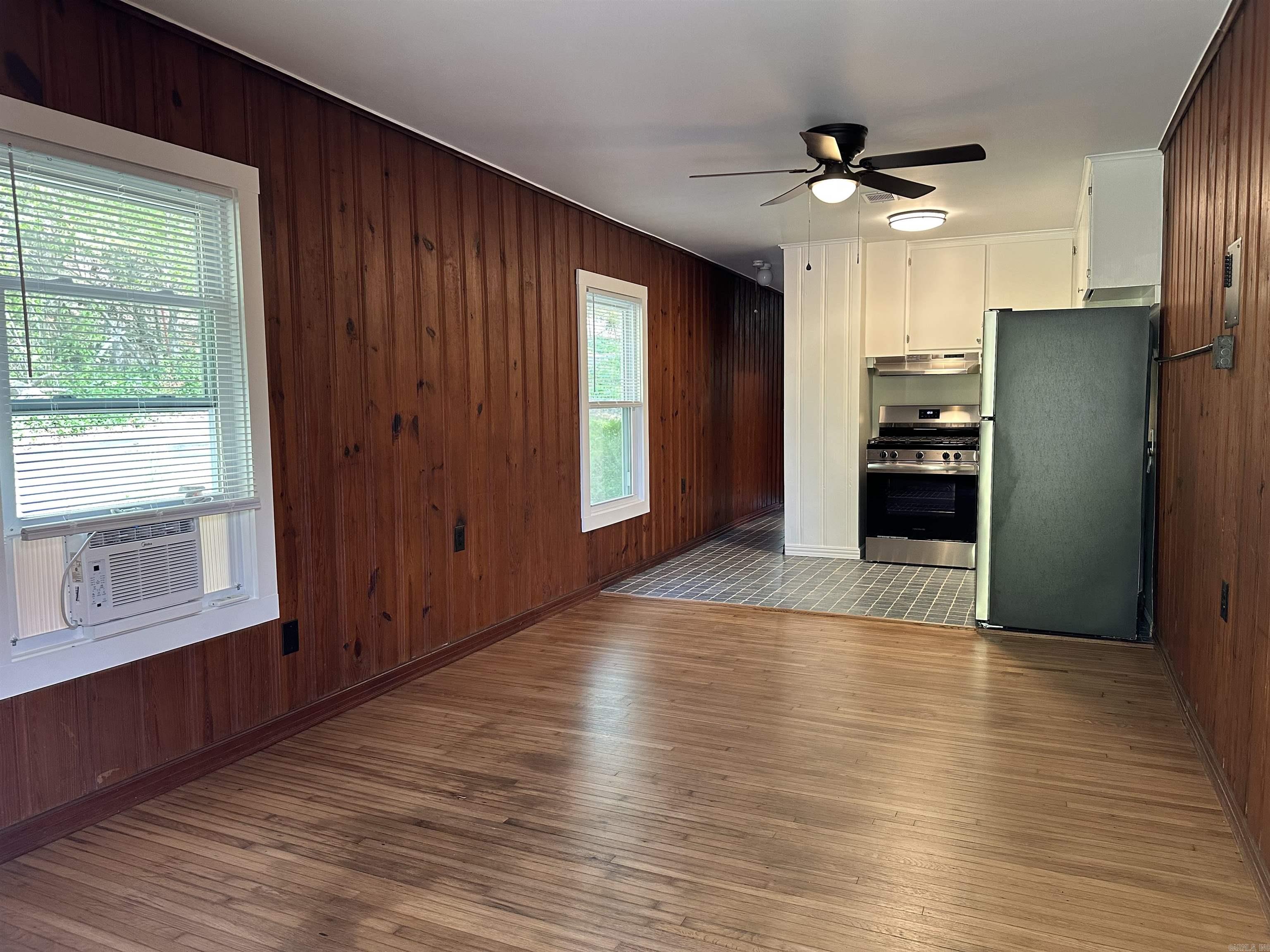 HSR BLK - Residential Income