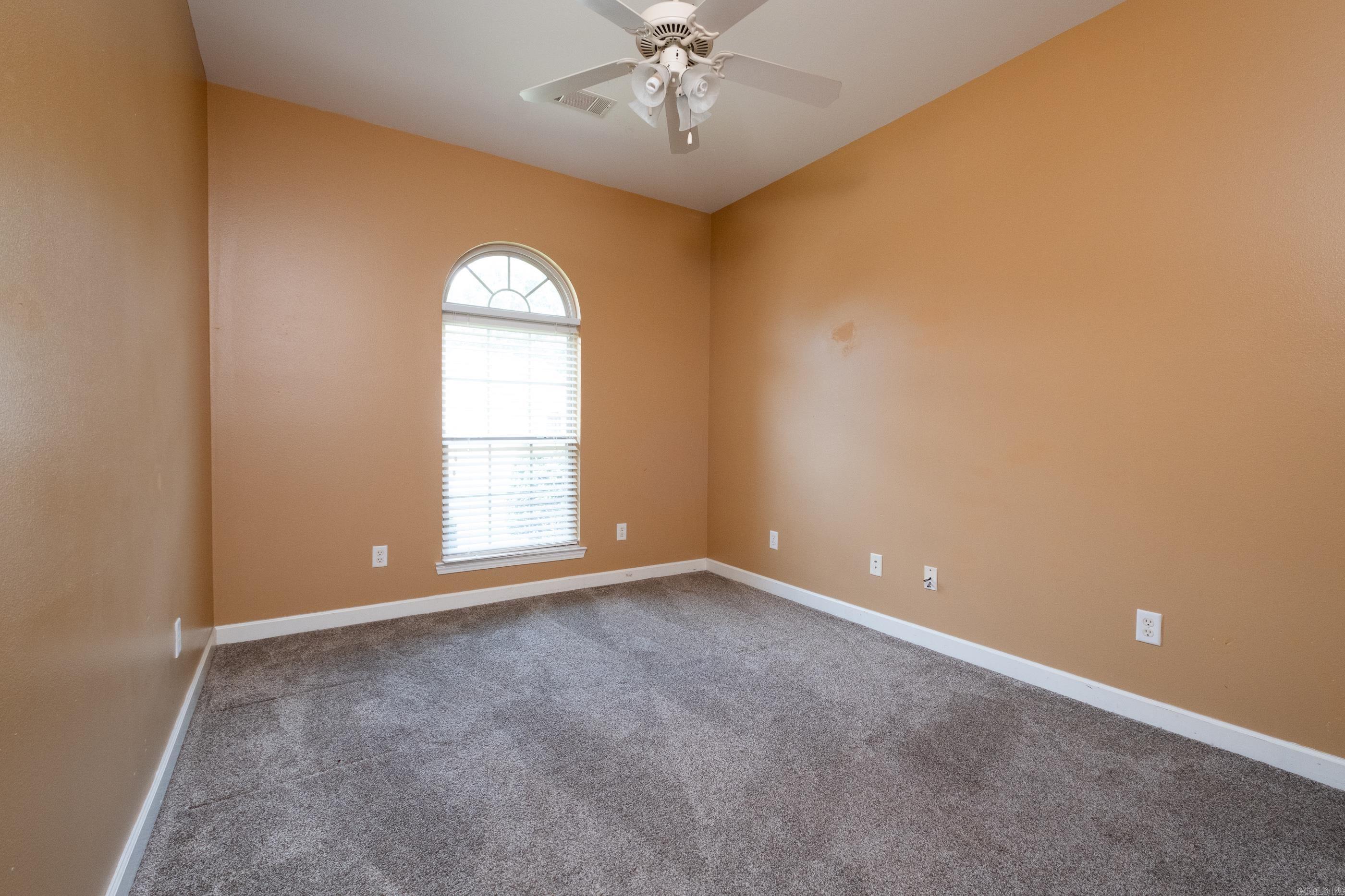 KENWOOD ESTATES - Residential