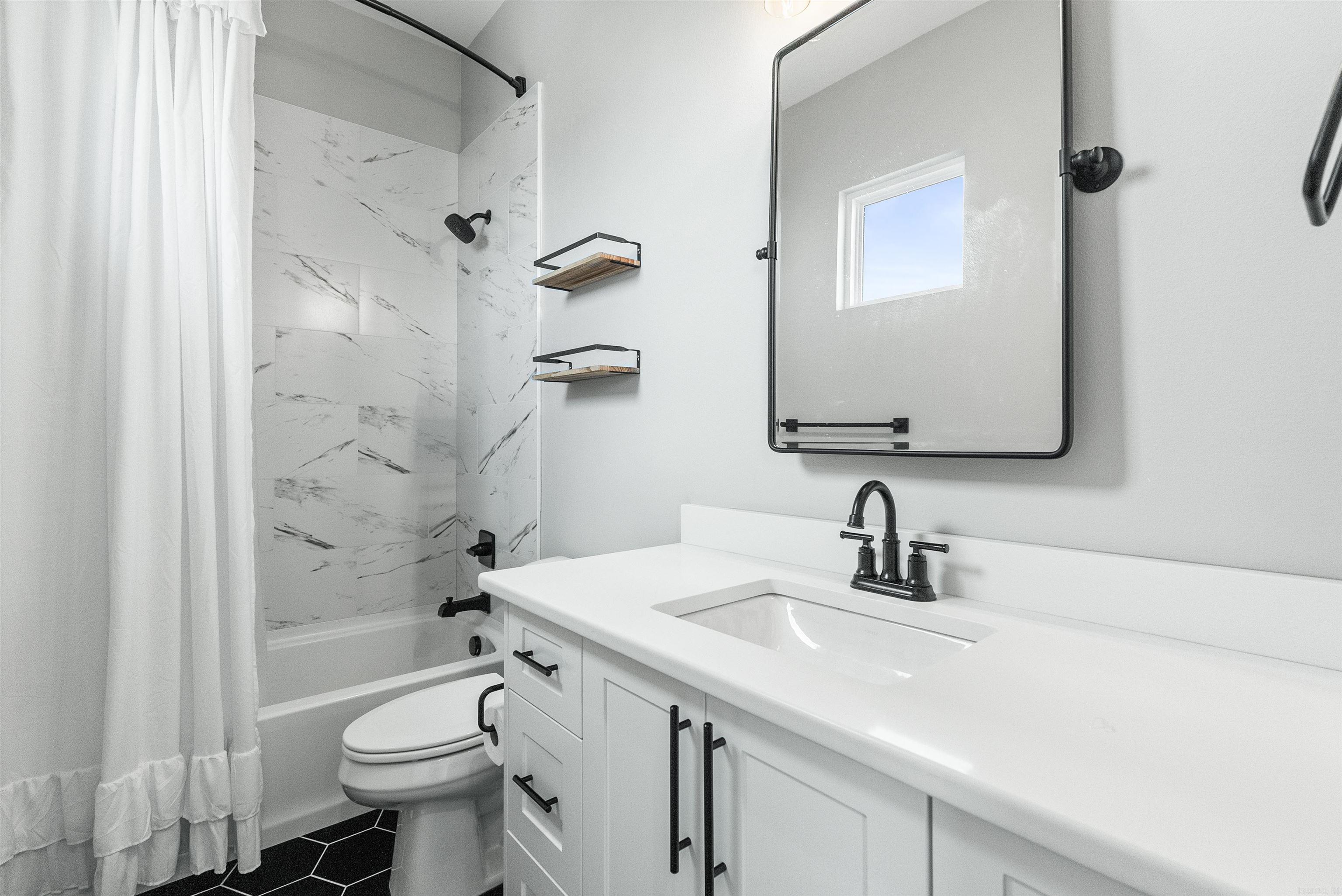 THE POINTE HURRICANE ESTATES - Residential