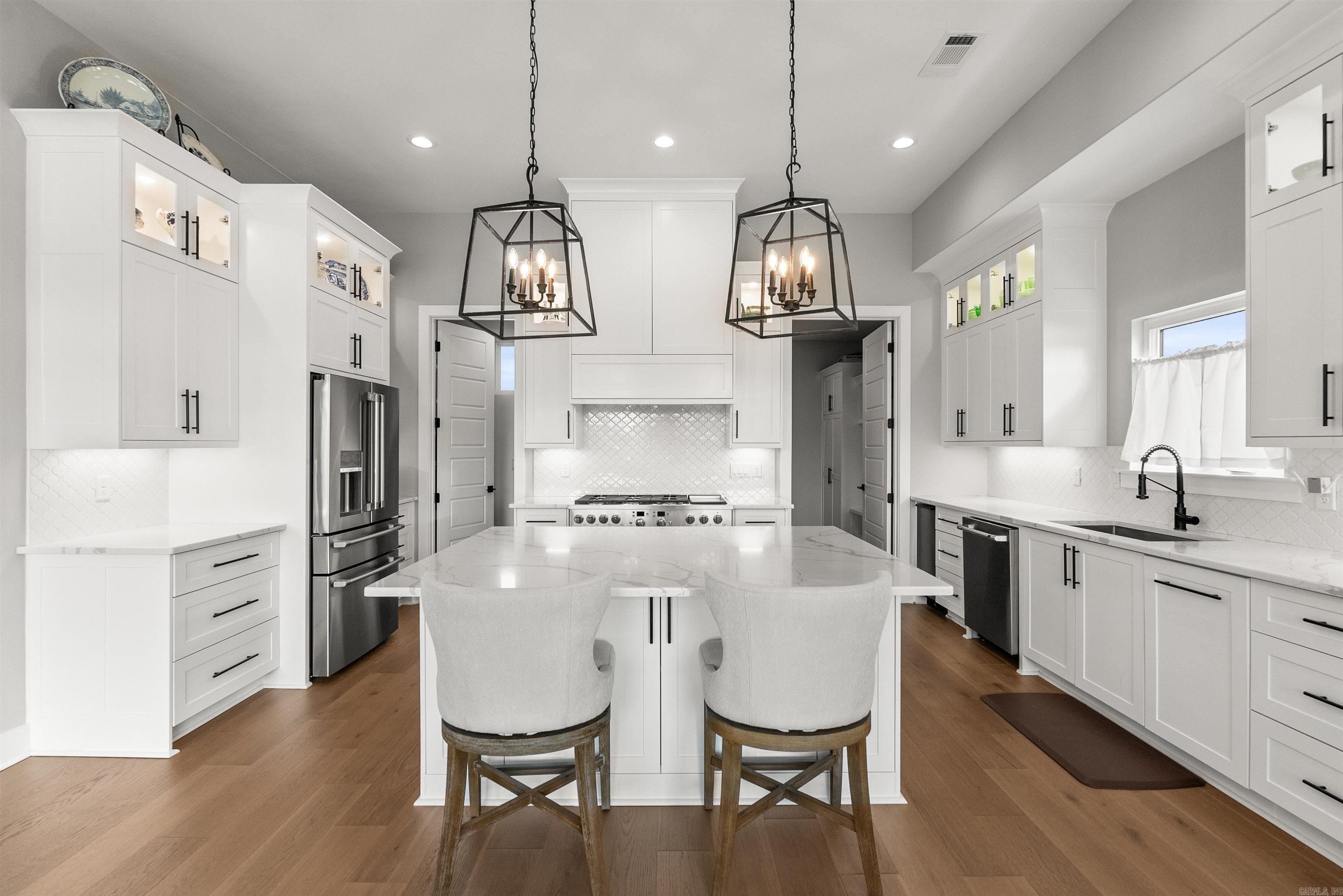 THE POINTE HURRICANE ESTATES - Residential