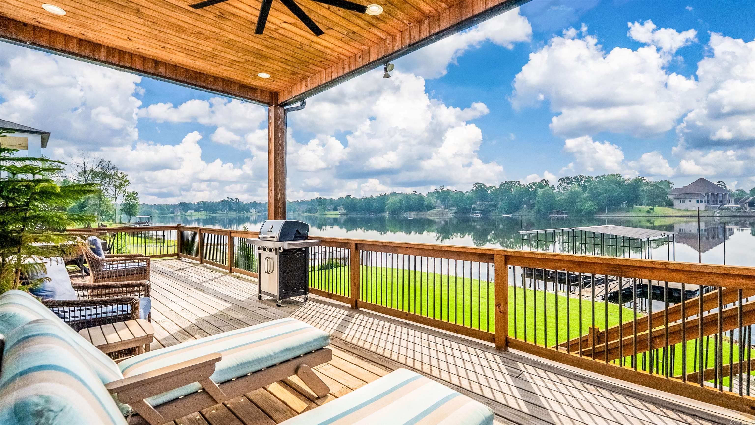 THE POINTE HURRICANE ESTATES - Residential
