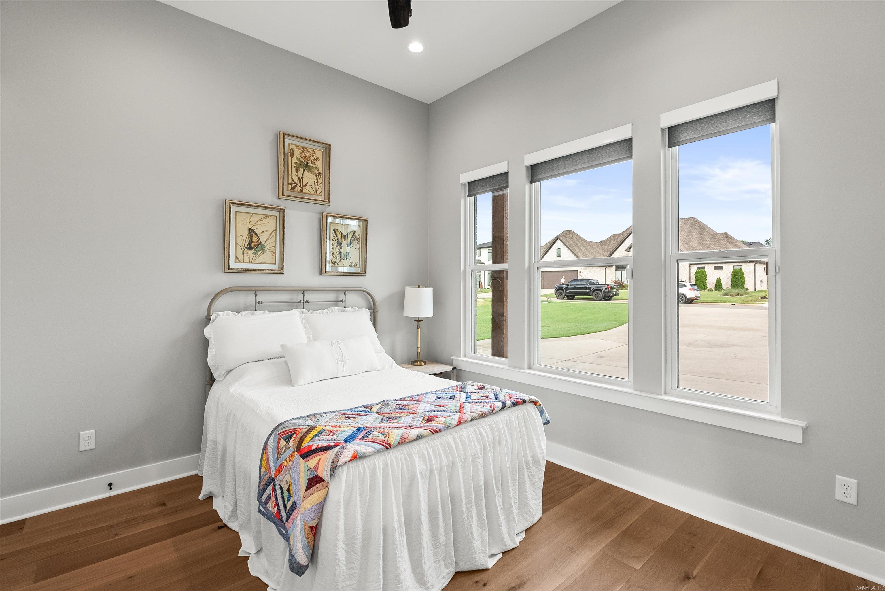 THE POINTE HURRICANE ESTATES - Residential