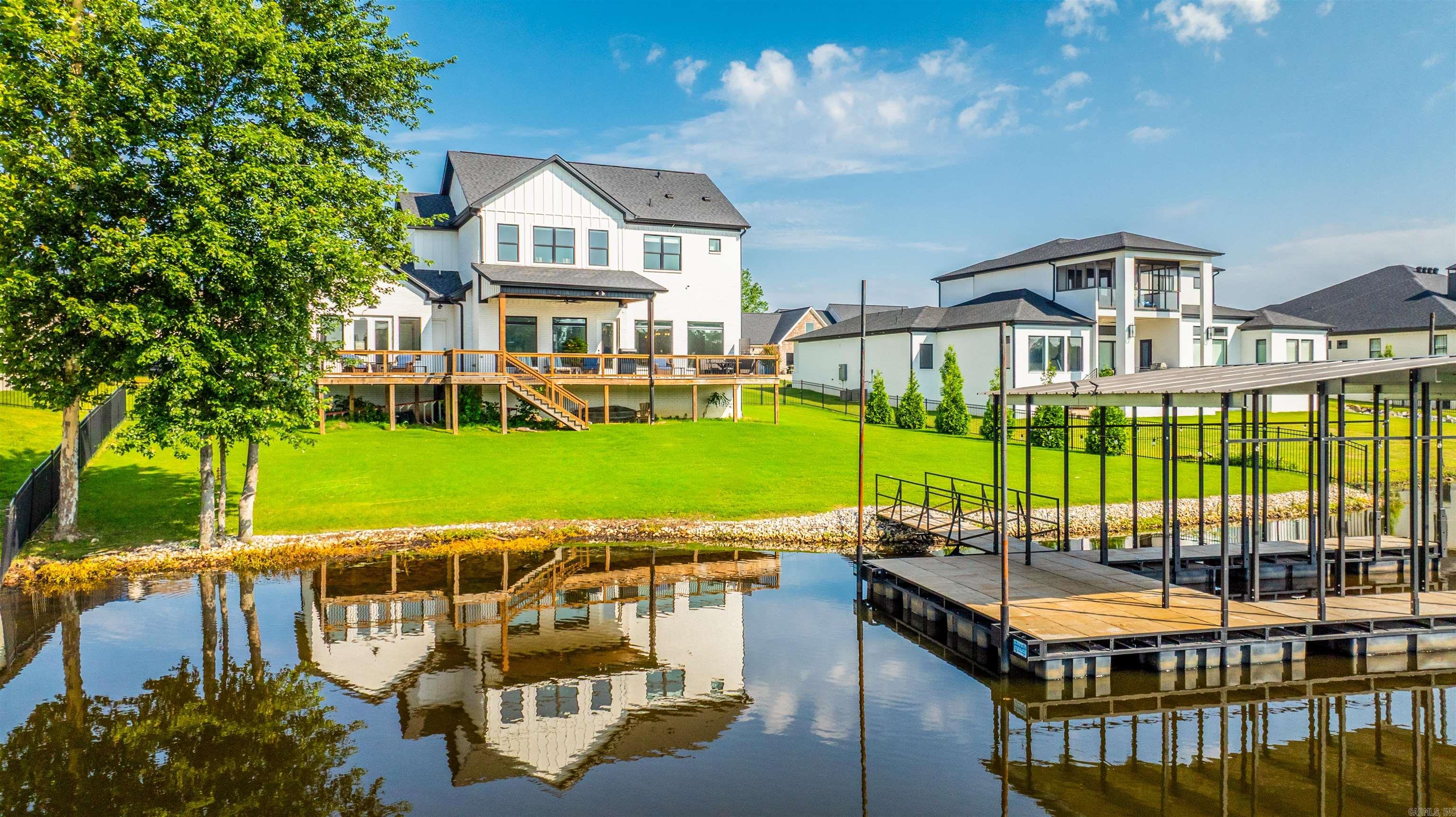 THE POINTE HURRICANE ESTATES - Residential