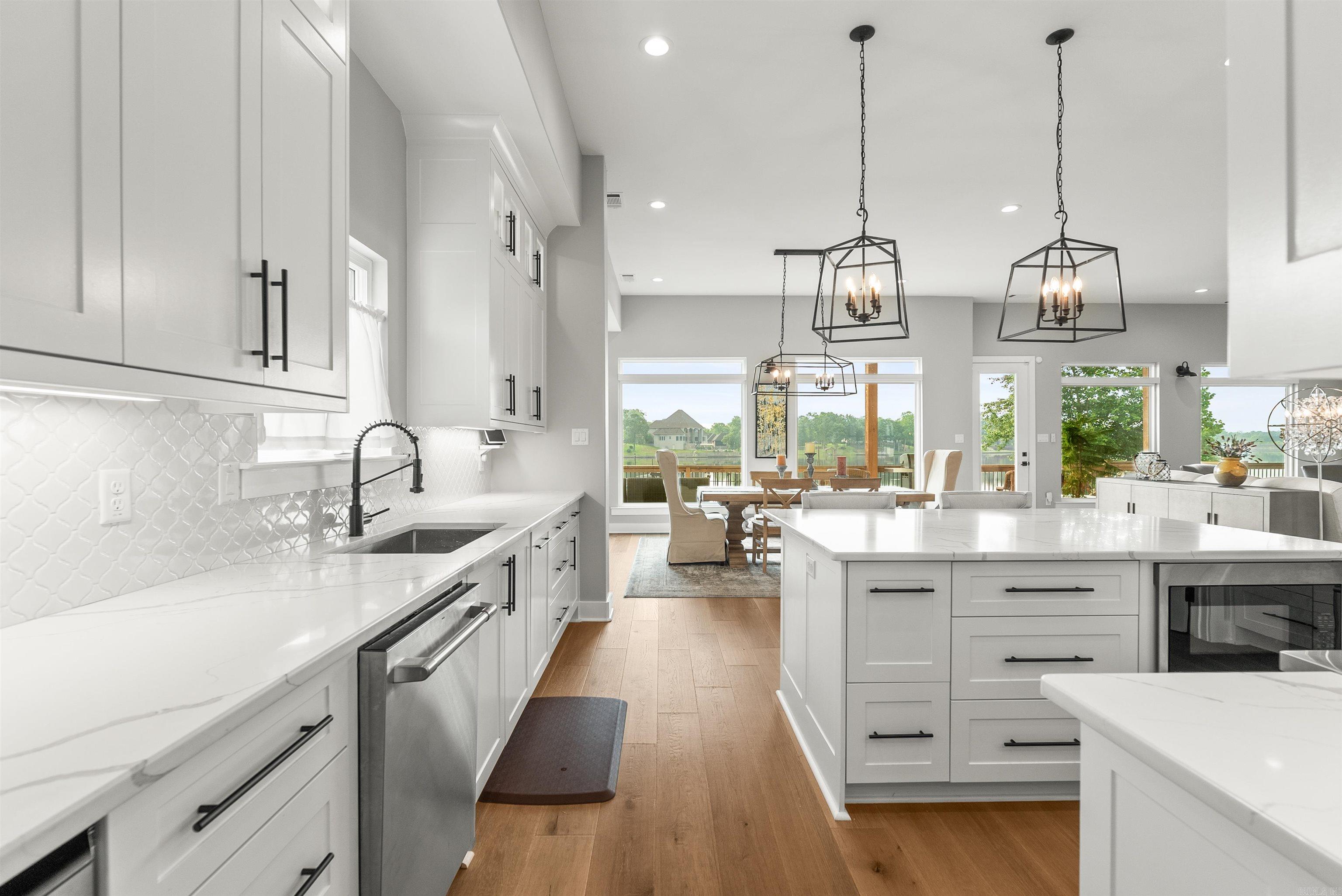 THE POINTE HURRICANE ESTATES - Residential
