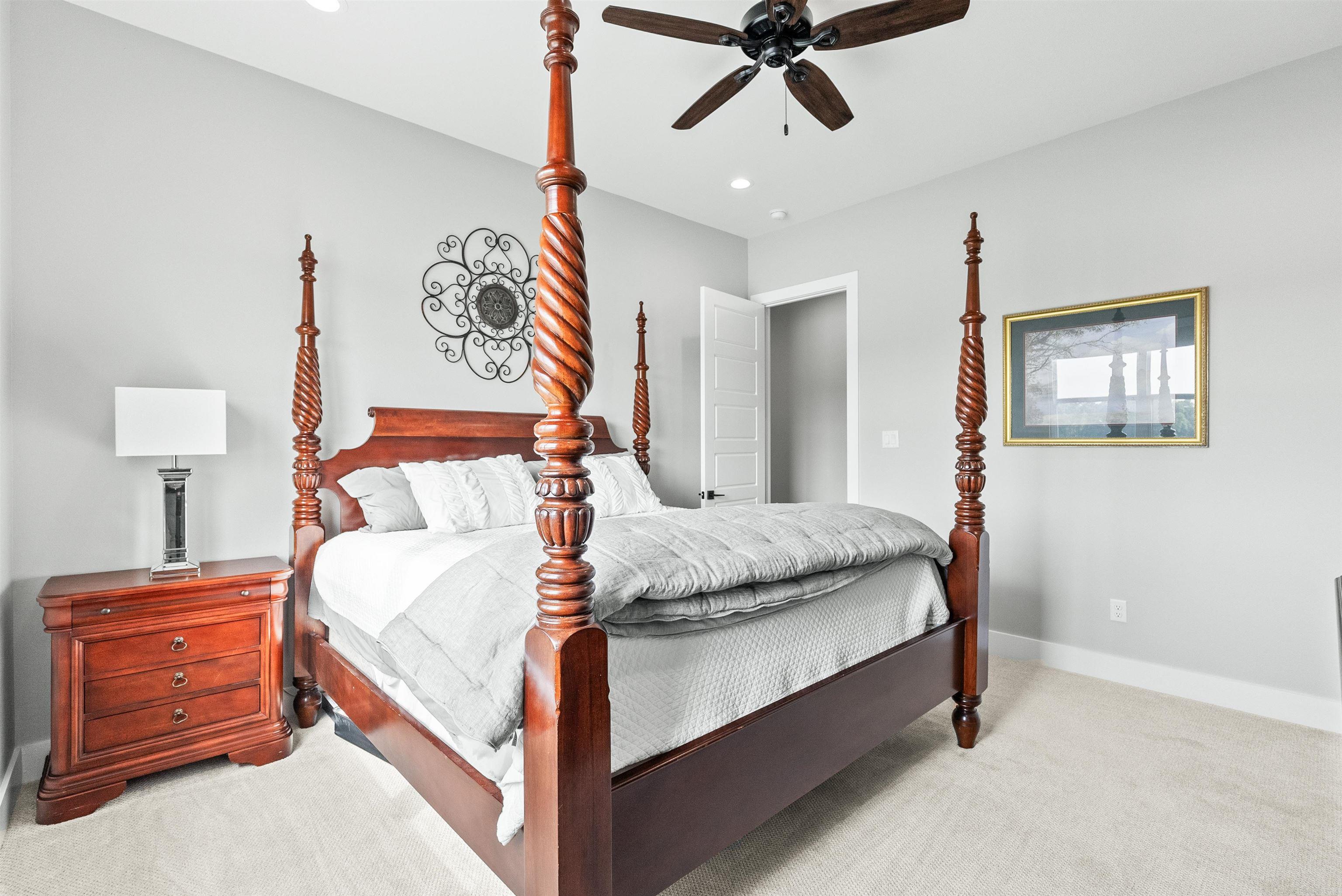 THE POINTE HURRICANE ESTATES - Residential
