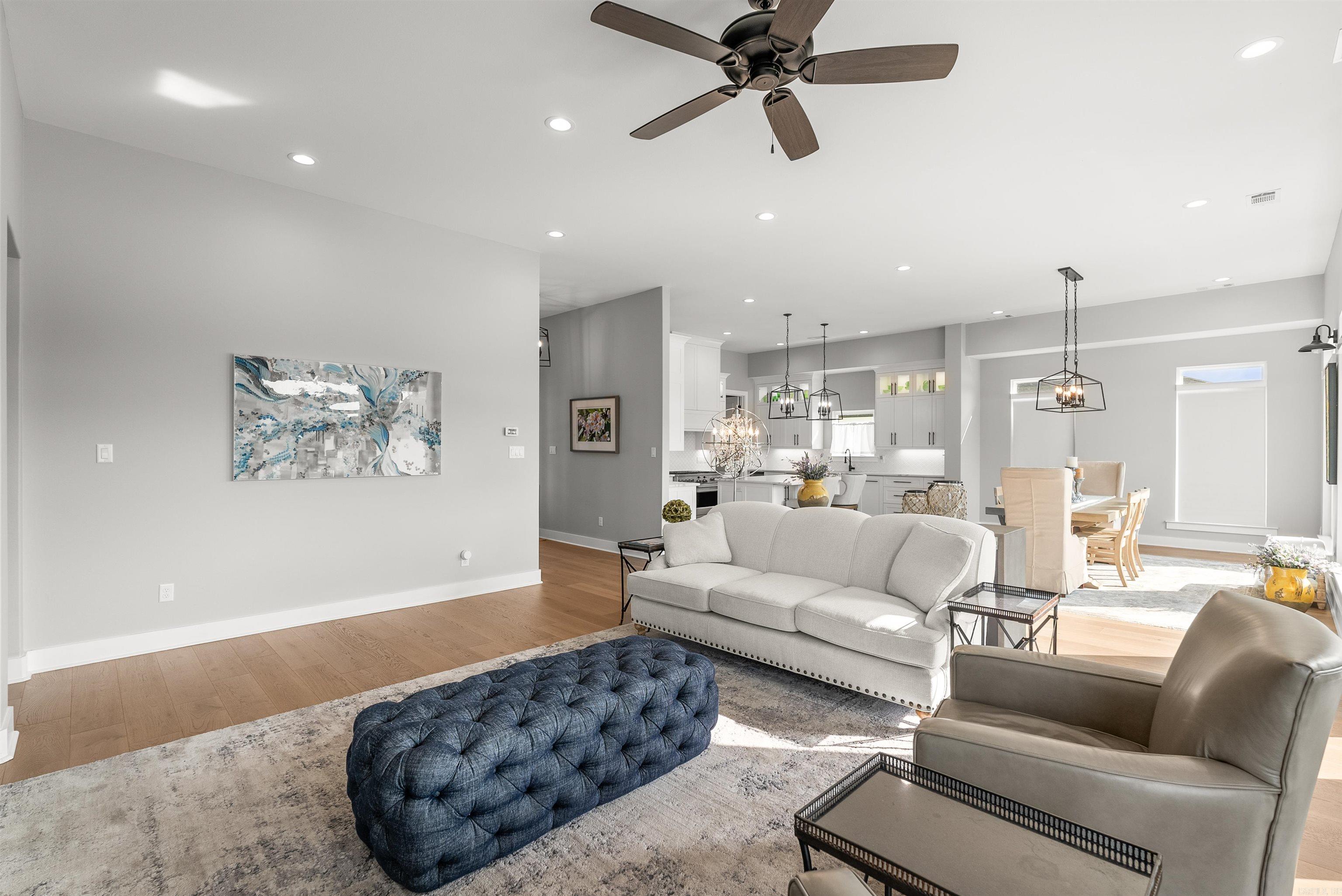 THE POINTE HURRICANE ESTATES - Residential