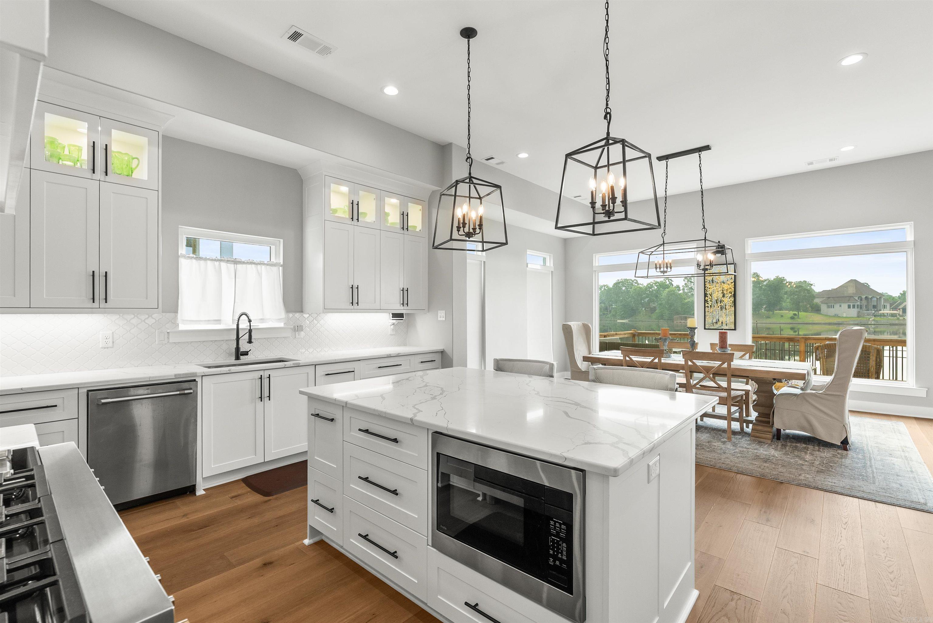 THE POINTE HURRICANE ESTATES - Residential